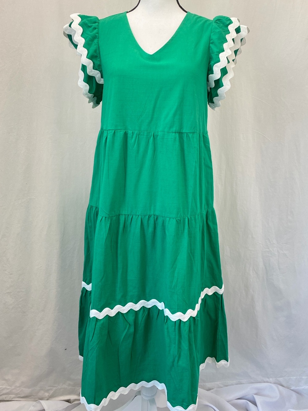 ZESICA Green White Midi Dress V-Neck Flutter Ruffle Tiered SMALL Wedding Guest